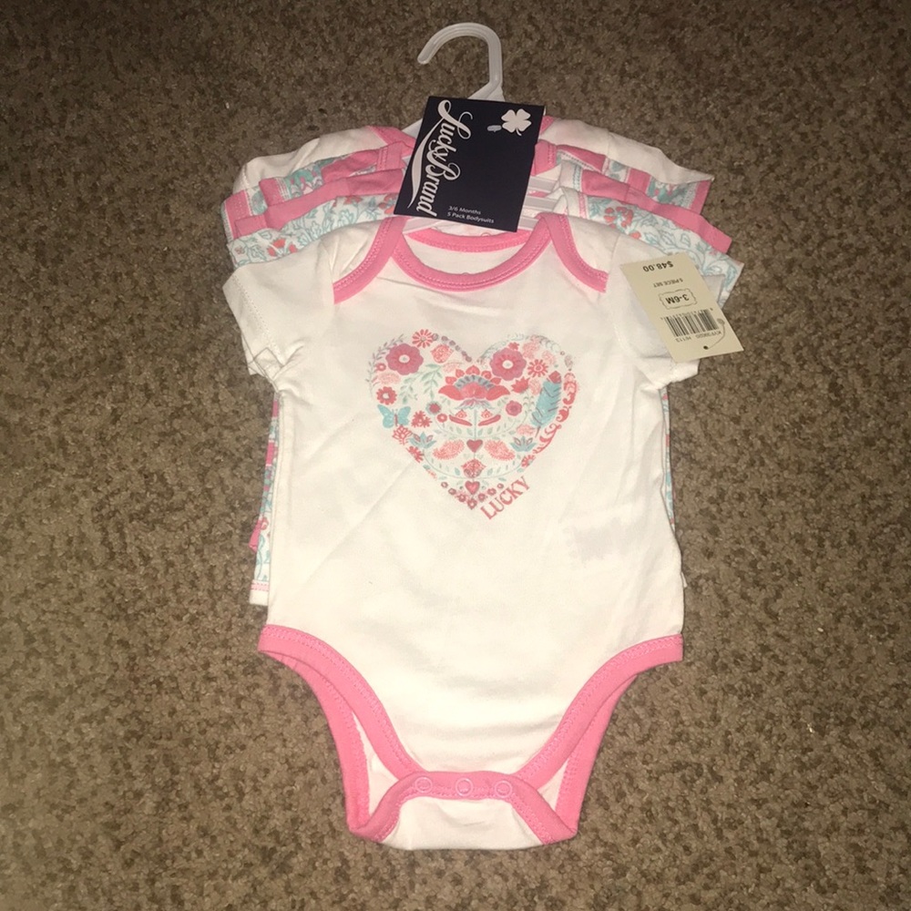 NWT Onesie 5piece set Lucky Brand 3-6m girl